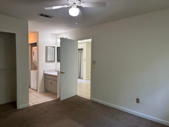 Building Photo - 6169 Greenon Ln