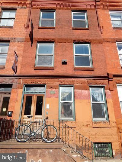 Building Photo - 1621 W Diamond St