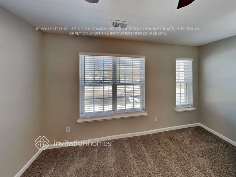 Building Photo - 9215 Ducati Ln