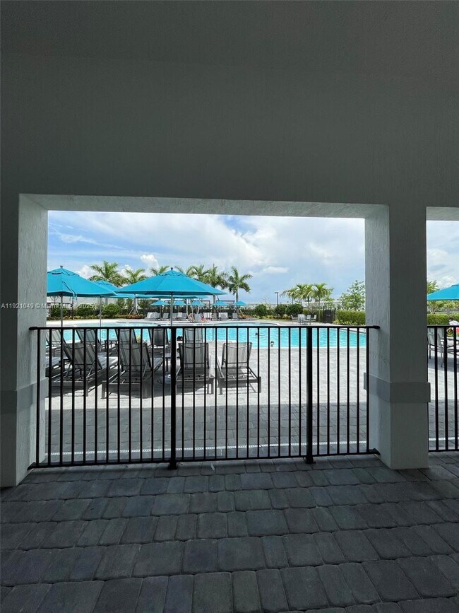 Building Photo - 2610 SE 13th St