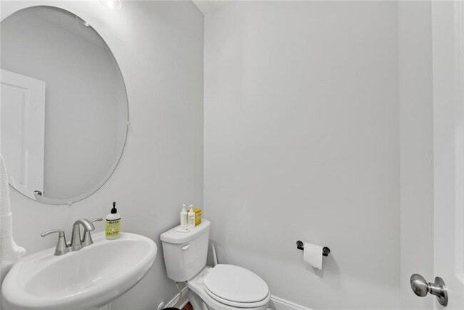 Building Photo - 400 Renwood Trl
