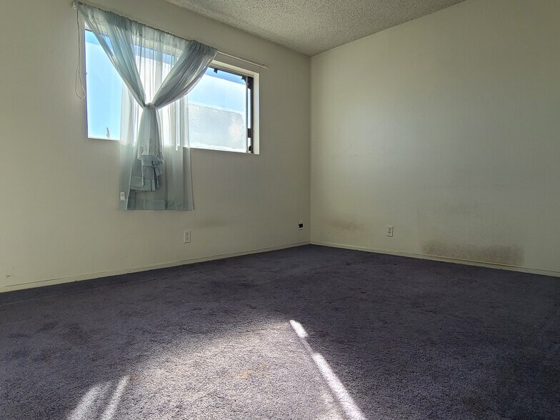 Building Photo - 318 N Nicholson Ave