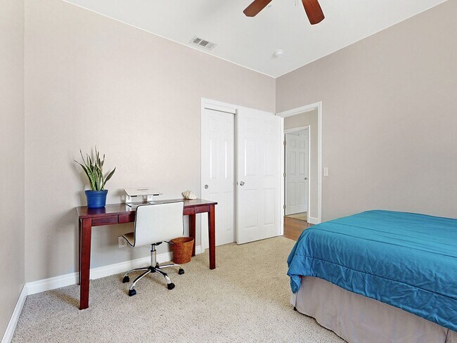 Building Photo - 888 El Capitan Way