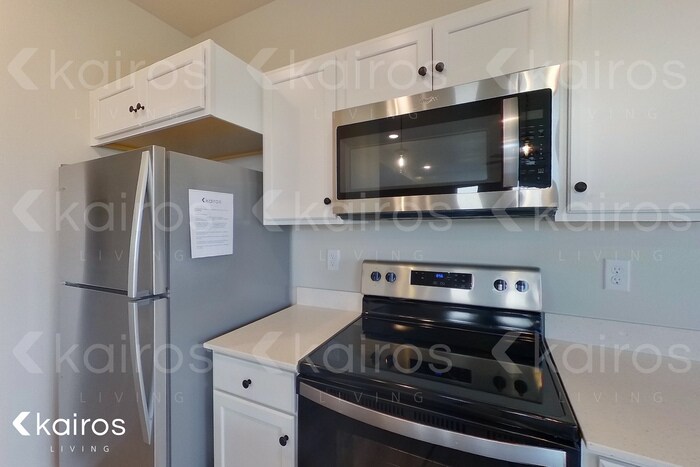 Building Photo - 6944 Holly Ct