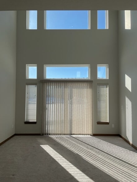 Building Photo - 6142 S Alki Pl