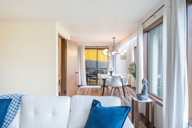 Building Photo - 5504 NE 190th St