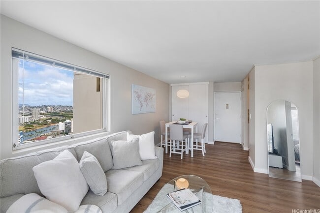 Building Photo - 400 Hobron Ln