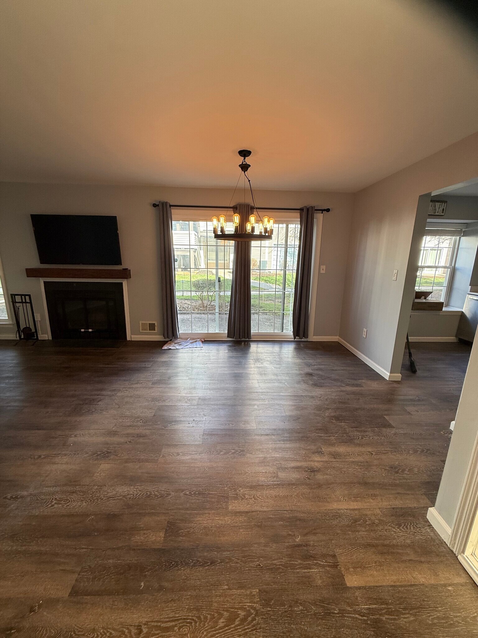 Building Photo - 713 Pinehurst Ct