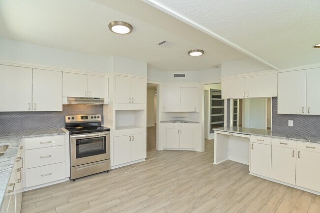 Building Photo - 3742 Charleston St