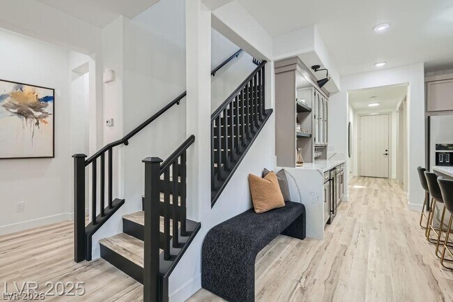 Building Photo - 5873 Skyfall Ct