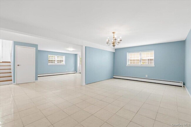 Building Photo - 649 White Plains Rd