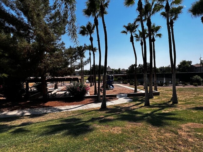 Building Photo - Gilbert 3 Bed and 2 Bath Home