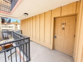 Building Photo - 4850 SW 63rd Terrace