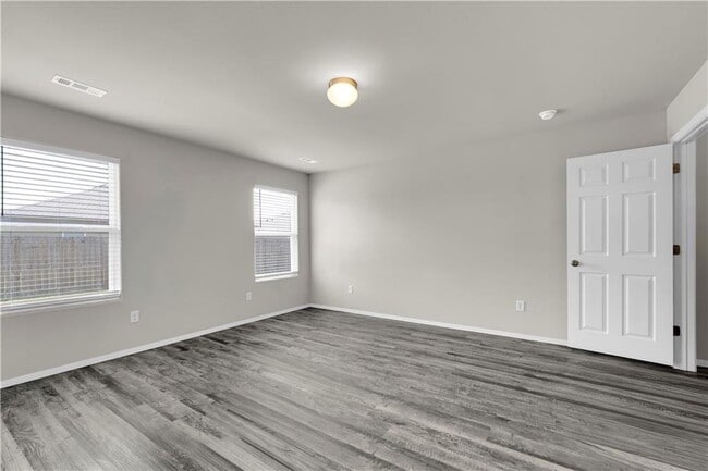 Building Photo - 1731 Hermitage Dr