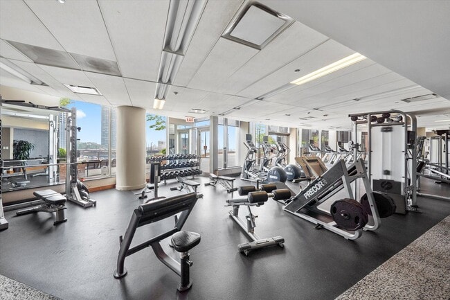 Building Photo - 420 E Waterside Dr