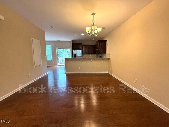 Building Photo - 545 Old Mill Village Dr