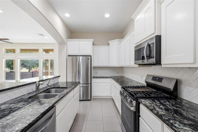 Building Photo - 105 Aspen Trail