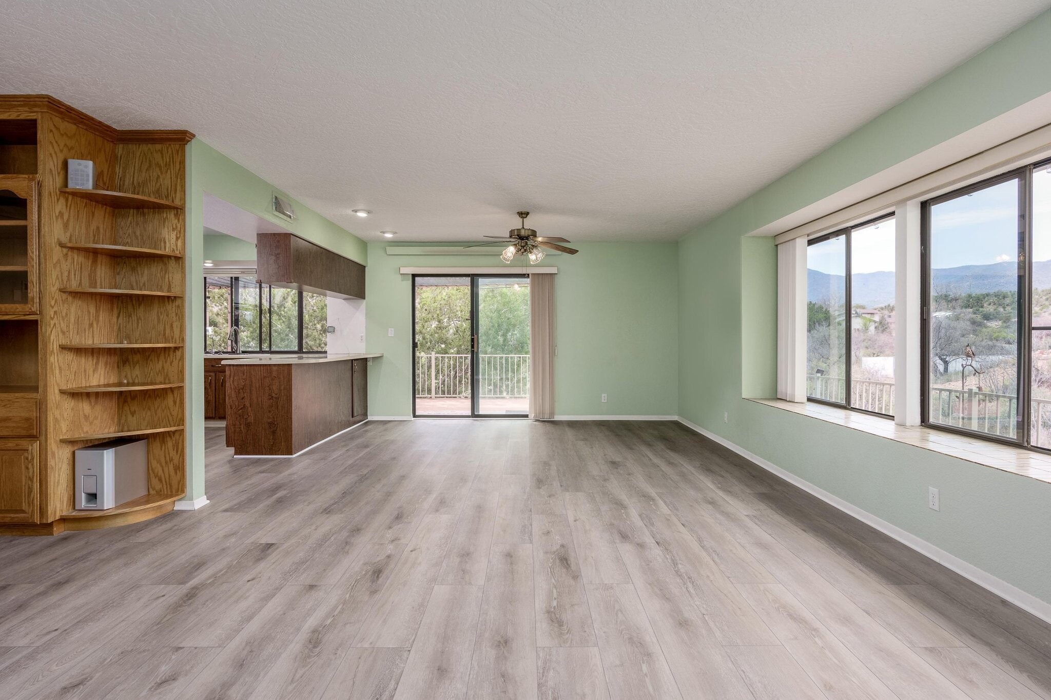 Building Photo - 1905 Deserama Cir