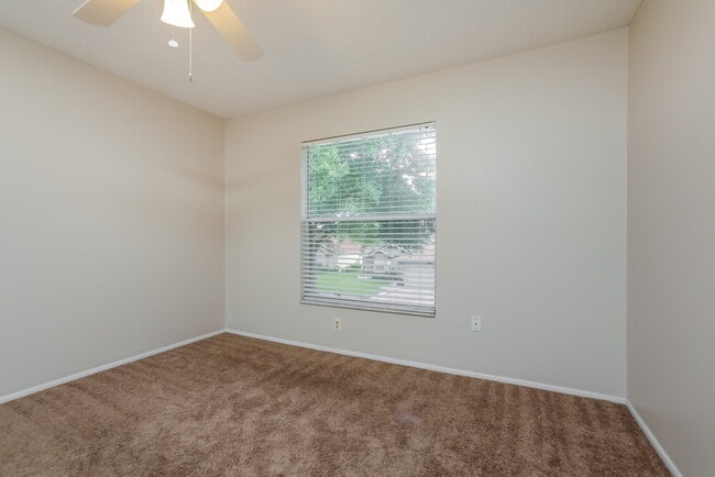 Building Photo - 67 Abbey Hollow Dr