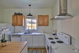 Building Photo - 2415 26th St