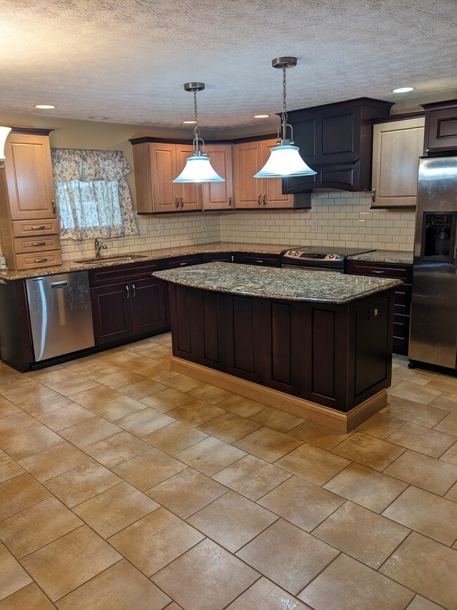 Building Photo - 5284 Mystic Dr