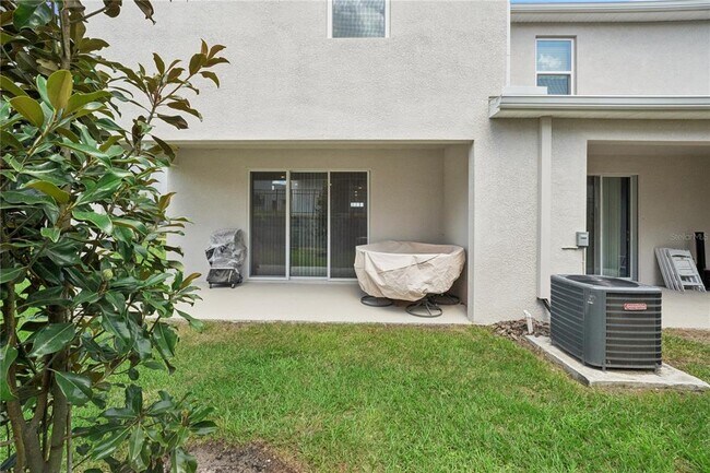 Building Photo - 2076 Monteverde Ave