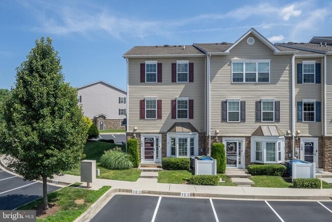 Building Photo - 1821 Cassandra Dr