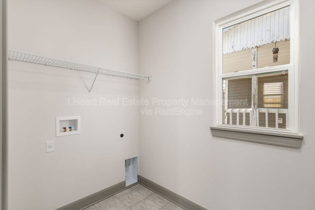 Building Photo - 72 Hayden Ave