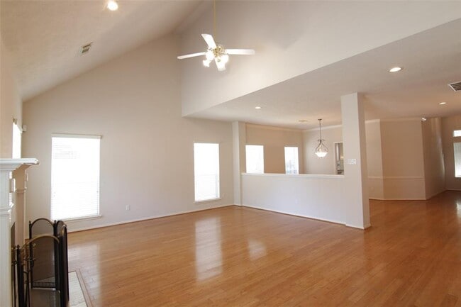 Building Photo - 3107 Waters View Dr