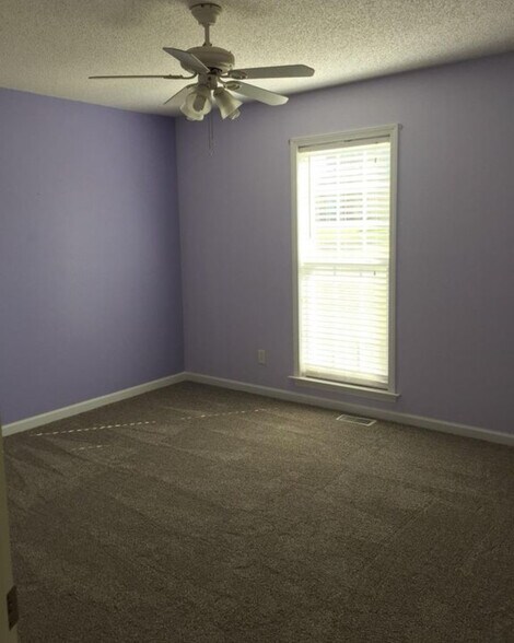 Building Photo - 6 Pearle Brook Ln