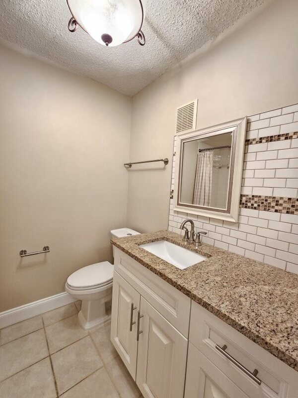 Building Photo - 4595 Chancellor St NE