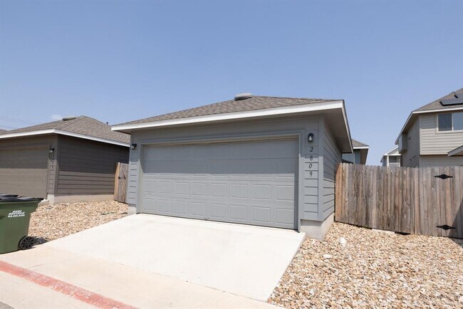 Building Photo - 2809 Seneca Path