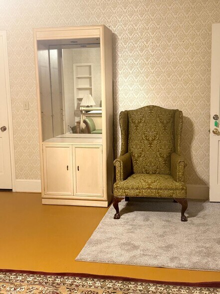 Building Photo - 5326 Main St