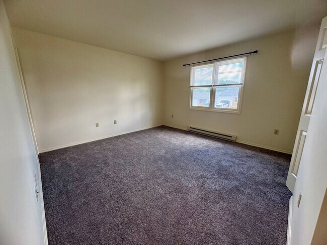 Building Photo - 3 Bedroom 1.5 Bathroom House Available in Dillsburg!