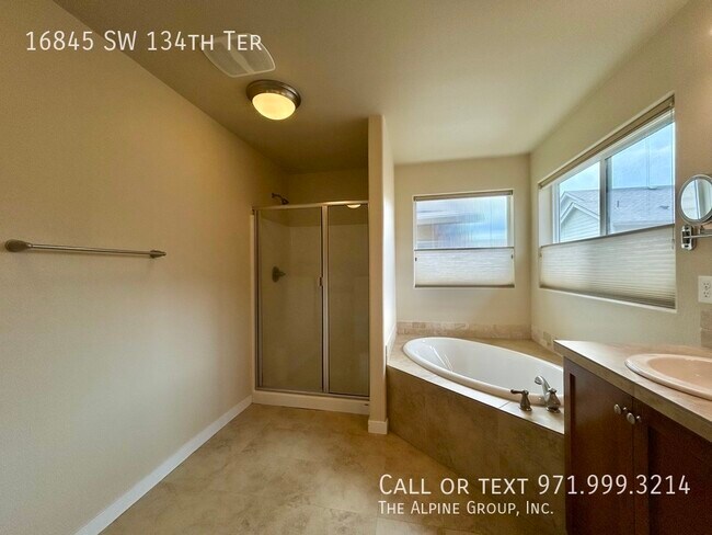 Building Photo - 16845 SW 134th Terrace