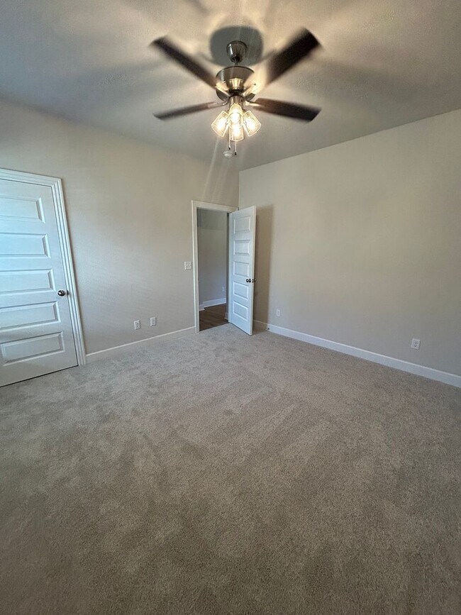 Building Photo - Beautiful Bentonville Home! 4 Bedrooms, 2 ...