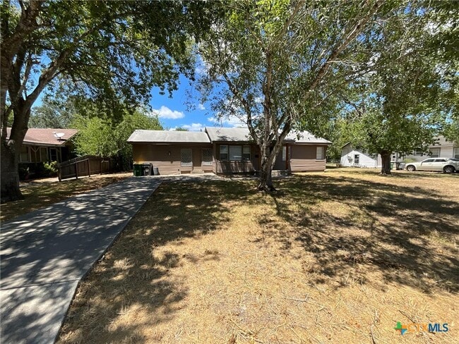 Building Photo - 1004 Lawndale Ave