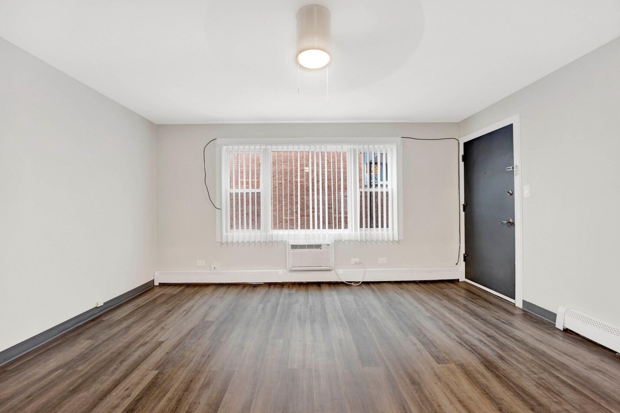 Building Photo - 10339 McVicker Ave