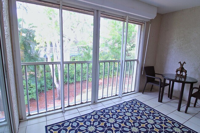 Building Photo - FURNISHED LONG TERM OR SEASONAL RENTAL WALKING DISTANCE TO MERCATO