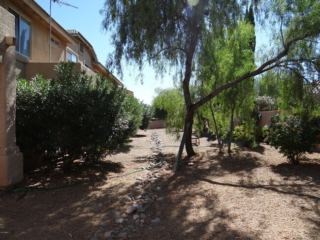 Building Photo - 12820 N Mountainside Dr