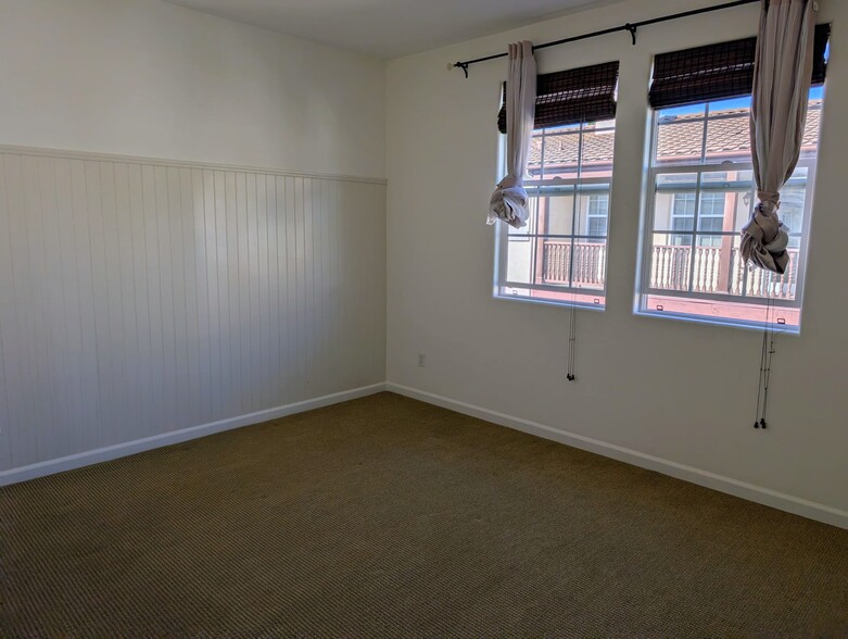 Bedroom 3-2 - 4755 Malayan St