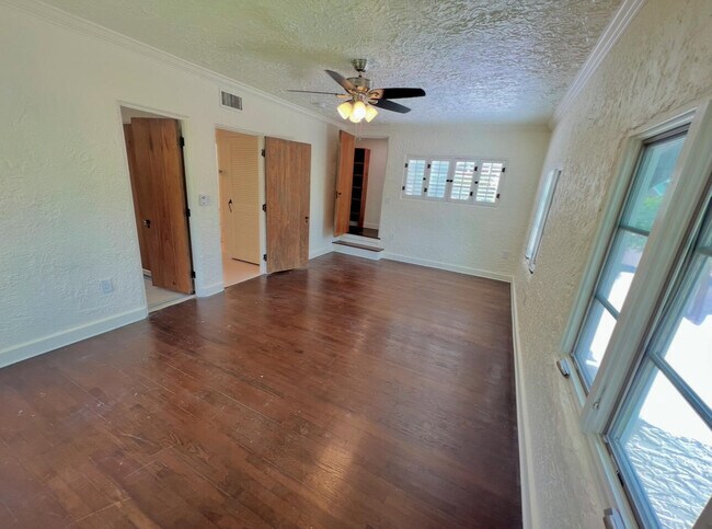 Building Photo - 302 Fordham Dr