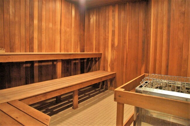 Building Photo - 2905 Mountaineer Cir