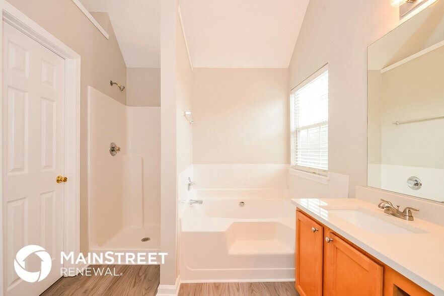 Building Photo - 1707 Deer Crossing Way