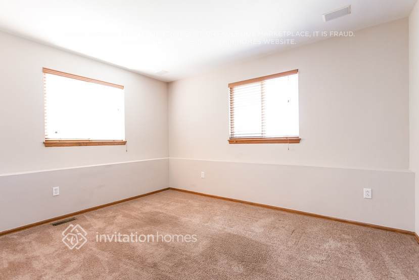 Building Photo - 21731 E Kent Dr