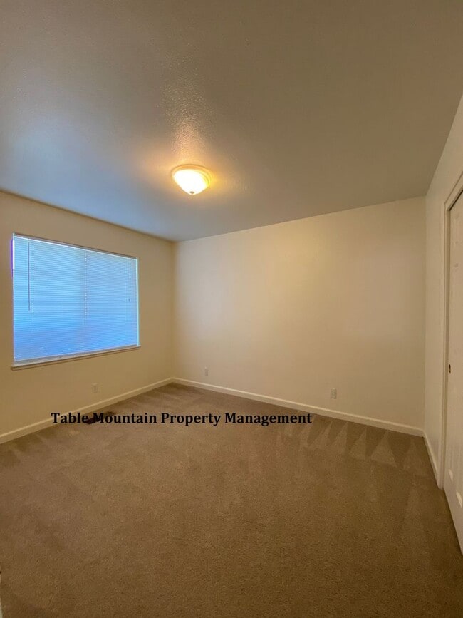 Building Photo - 29 Ridge Line Ct