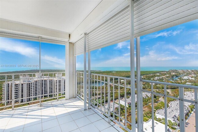 Building Photo - 881 Ocean Dr