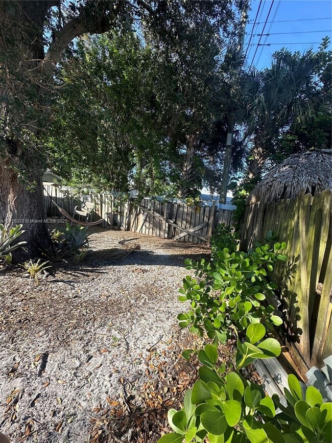 Building Photo - 2421 N 57th Terrace