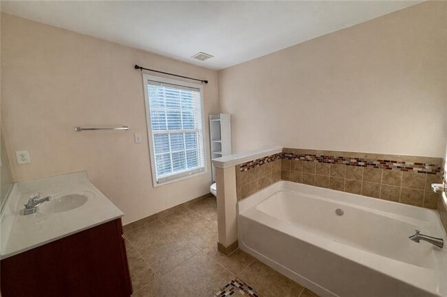 Building Photo - 1611 Signal Flag Way