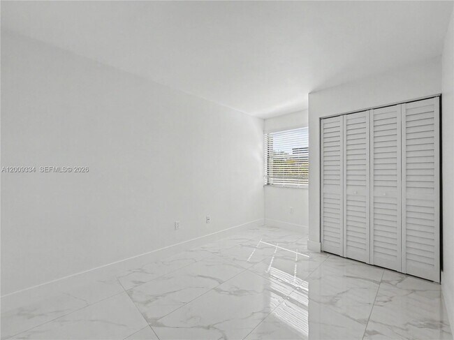 Building Photo - 10010 NW 9th St Cir